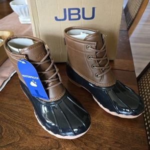 JBU kids size 2 rain water duck boots NIB